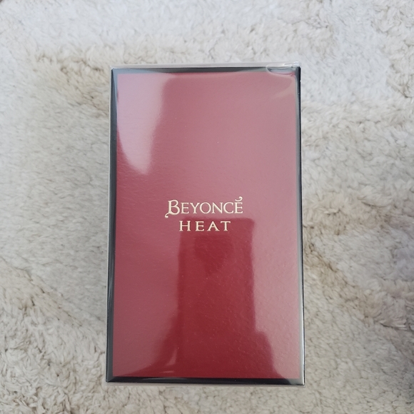 Beyonce Heat - Picture 2 of 2